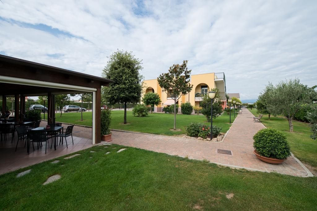 Residence Borgomare Альбенга Екстер'єр фото