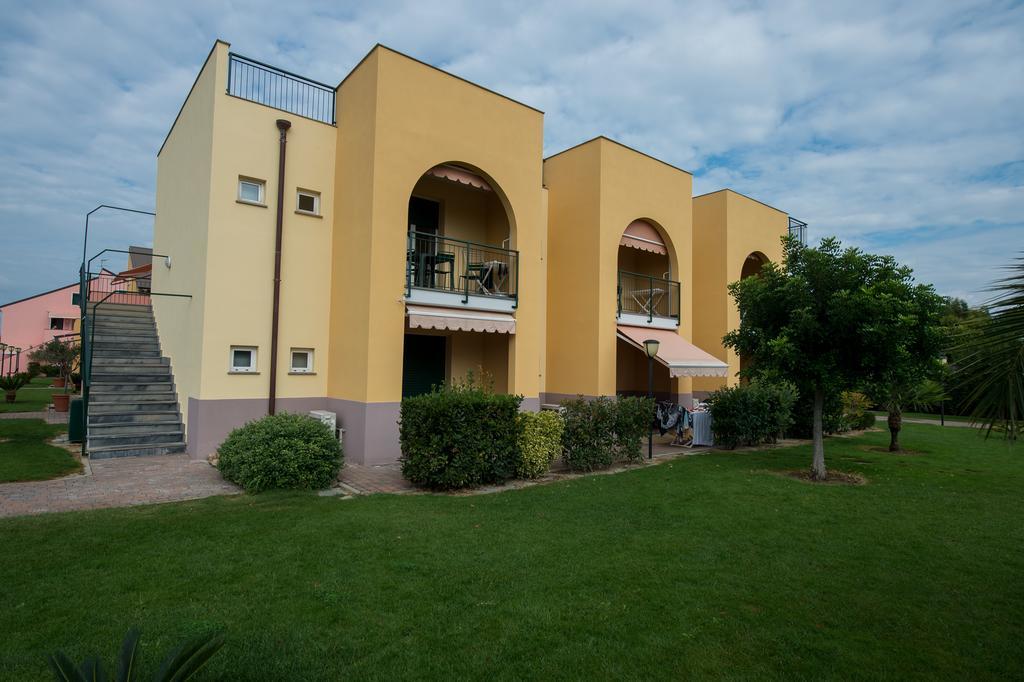 Residence Borgomare Альбенга Екстер'єр фото