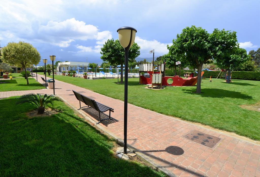 Residence Borgomare Альбенга Екстер'єр фото
